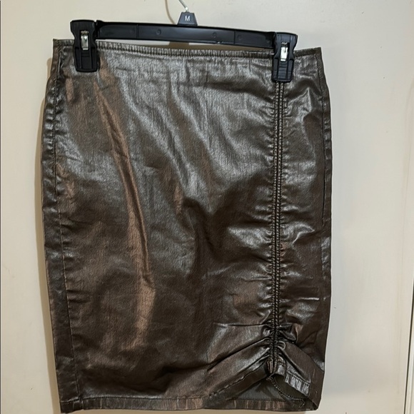 Zara Dresses & Skirts - Zara Metallic Gray Sheen Skirt Size M